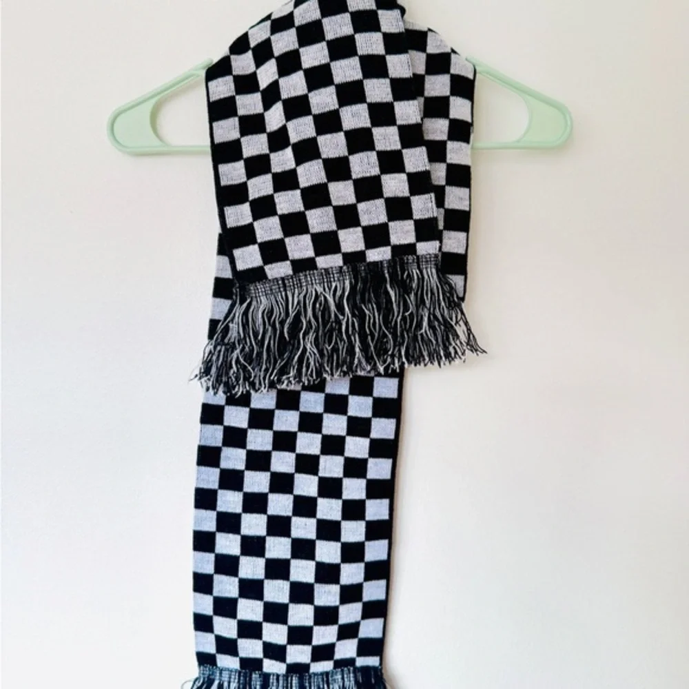 NWOT Checkered Black and White Scarf